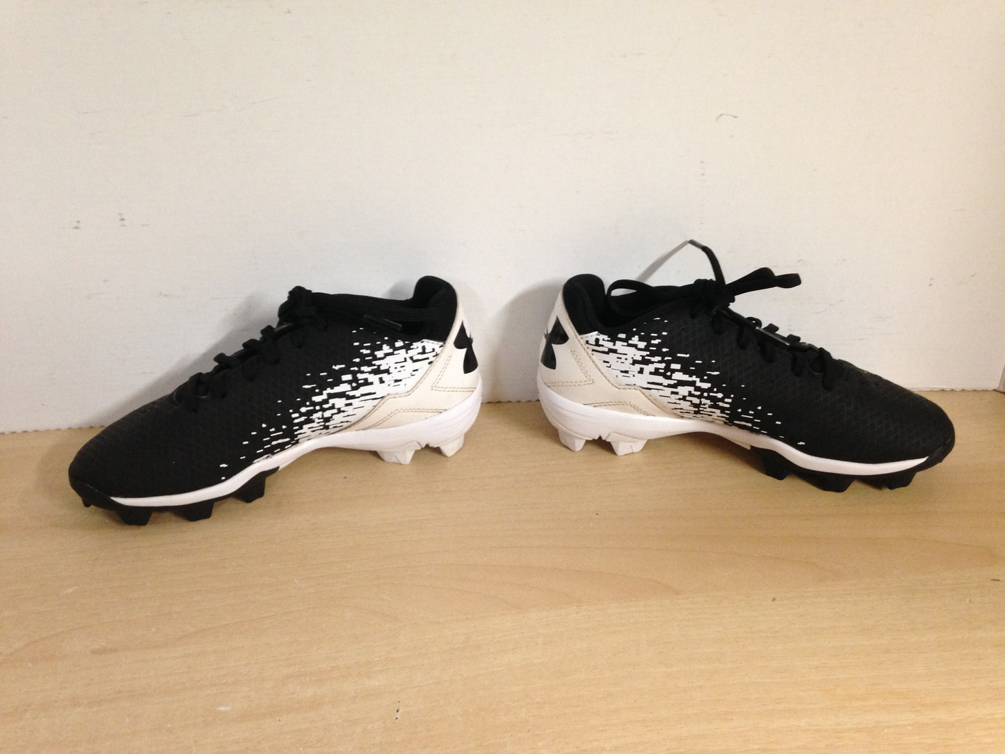 Baseball Shoes Cleats Child Size 1 Under Armour Black White