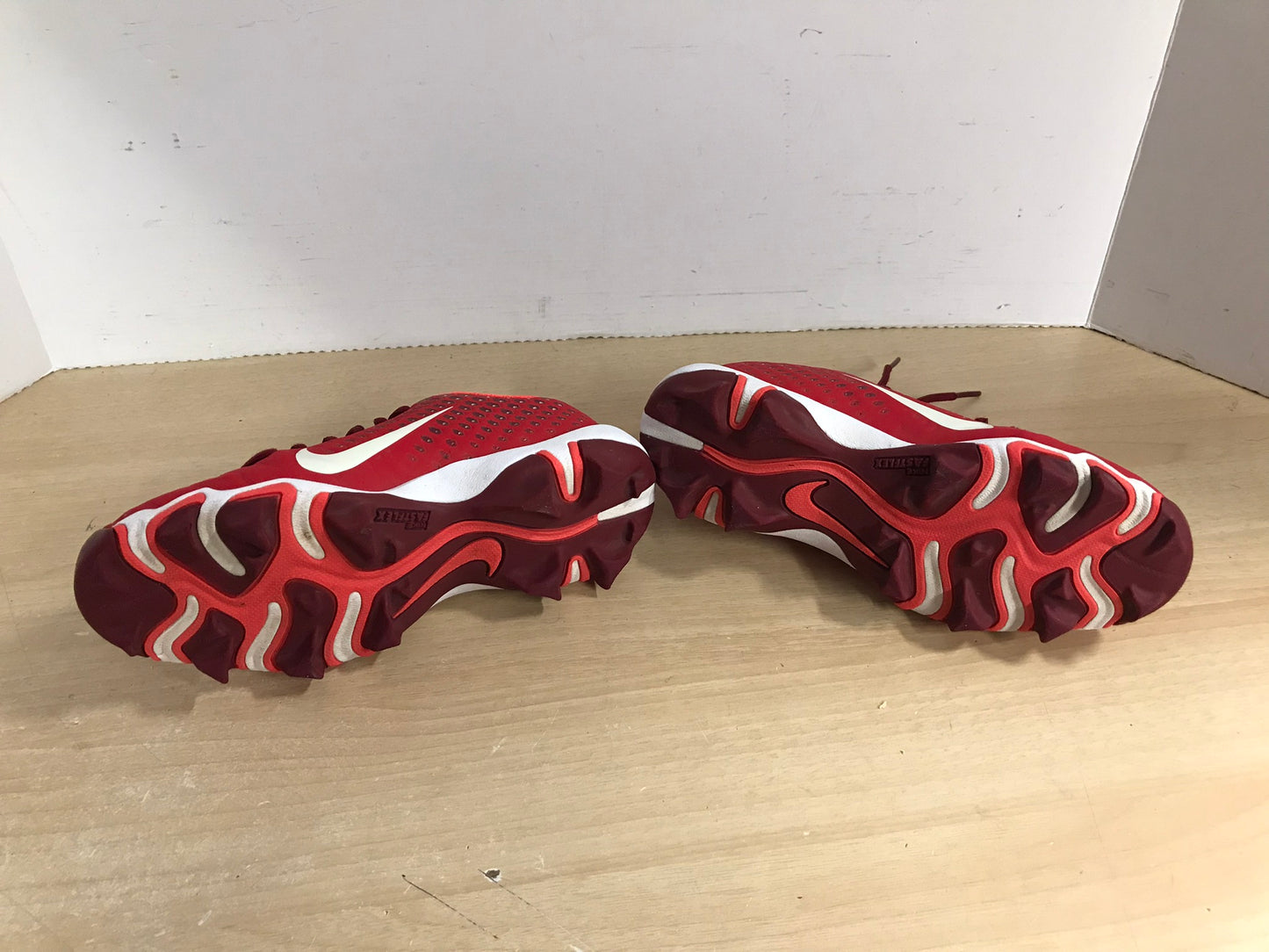 Baseball Shoes Cleats Child Size 2 Nike Red White Excellent