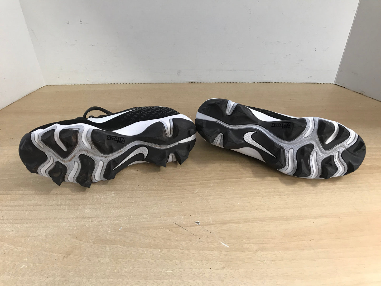 Baseball Shoes Cleats Child Size 3 Nike Vapor Black White Excellent