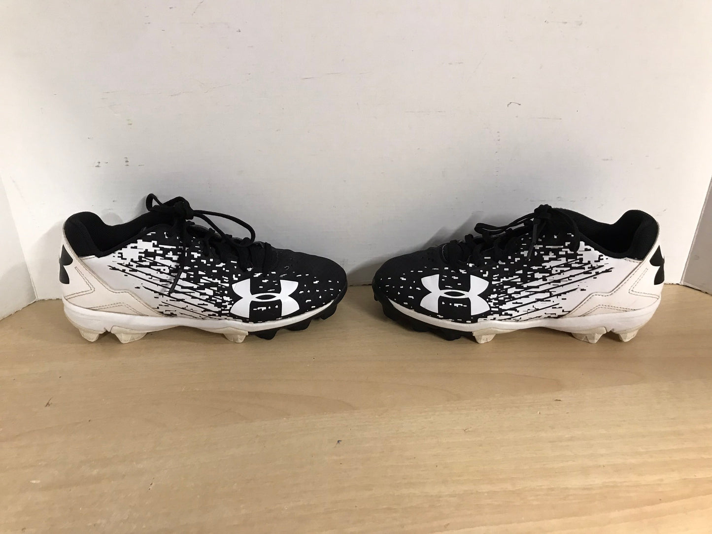 Baseball Shoes Cleats Child Size 3 Under Armor Black White
