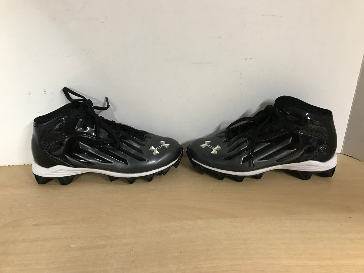 Baseball Shoes Cleats Child Size 3 Under Armour As New