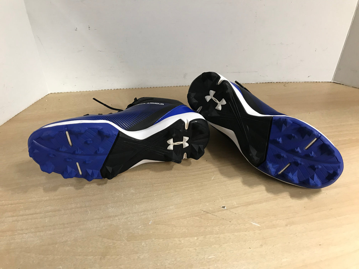 Baseball Shoes Cleats Child Size 4 Under Armour Blue Black White Excellent