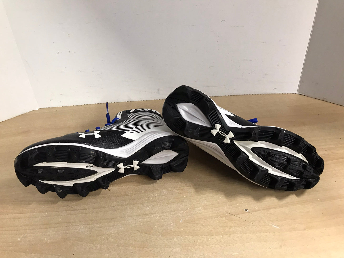Baseball Shoes Cleats Child Size 5.5 Under Armor High Top Black White Blue As New
