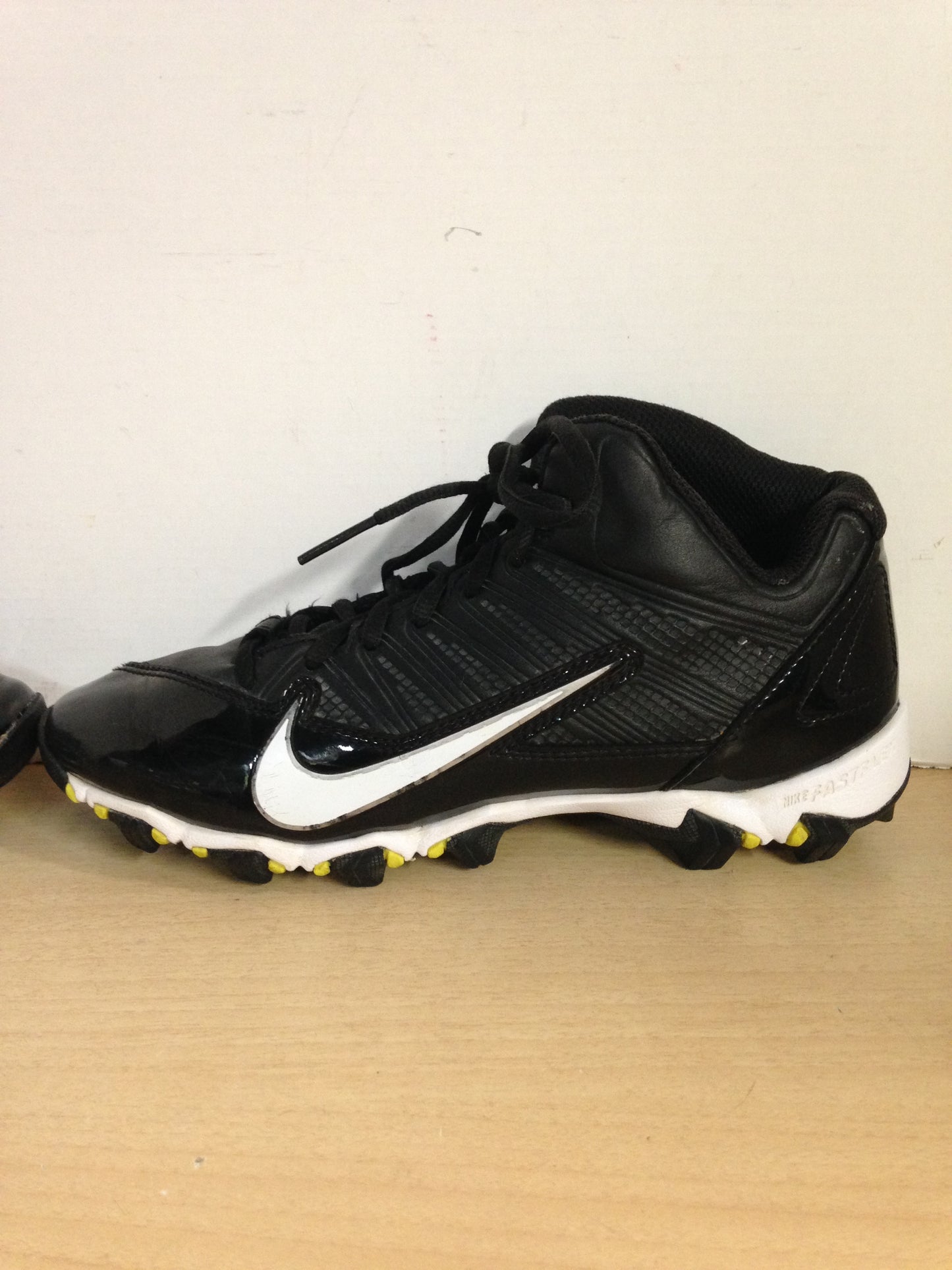 Baseball Shoes Cleats Child Size 5 Nike Black Lime White Lime