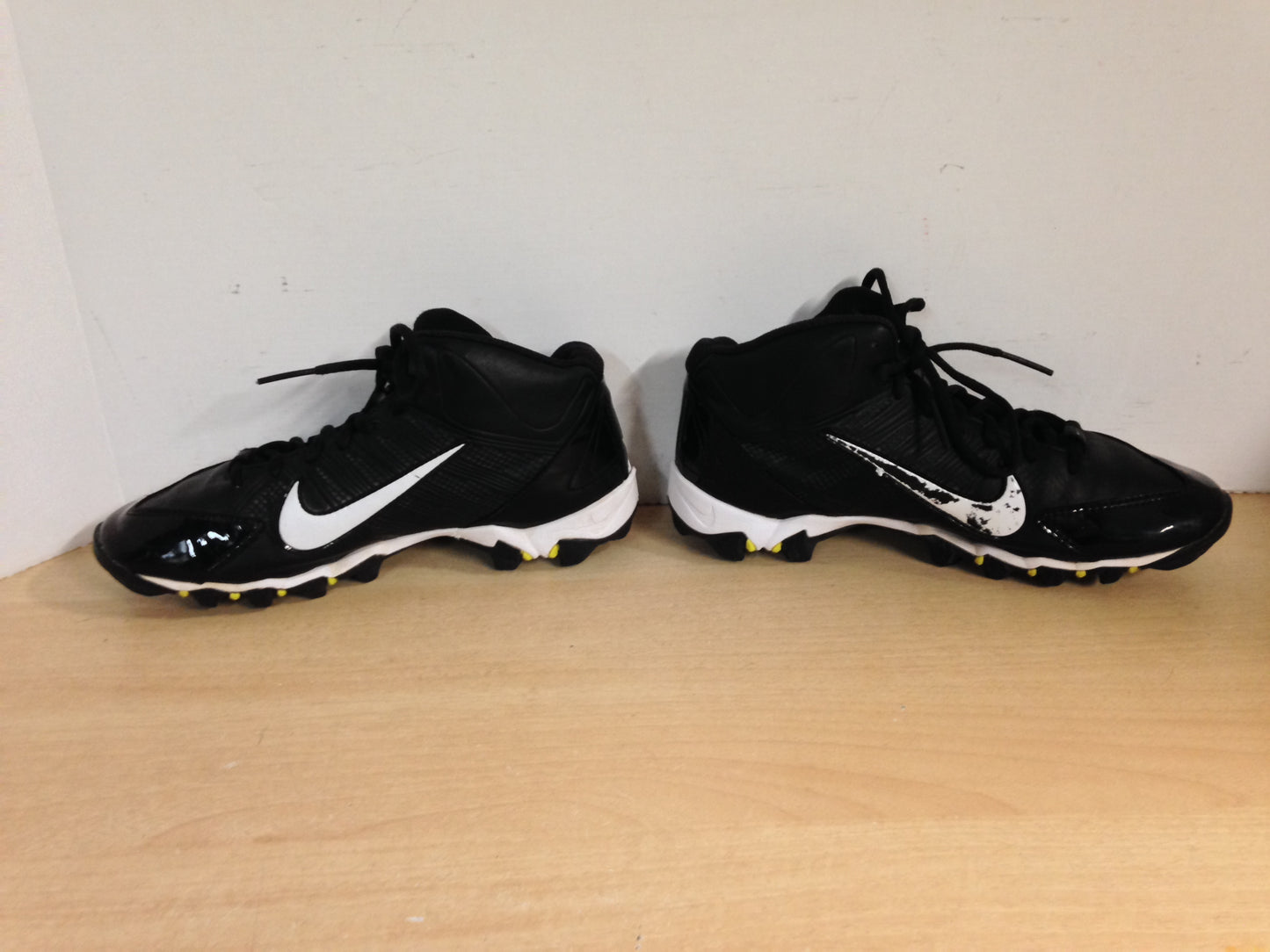 Baseball Shoes Cleats Child Size 5 Nike Black Lime White Lime