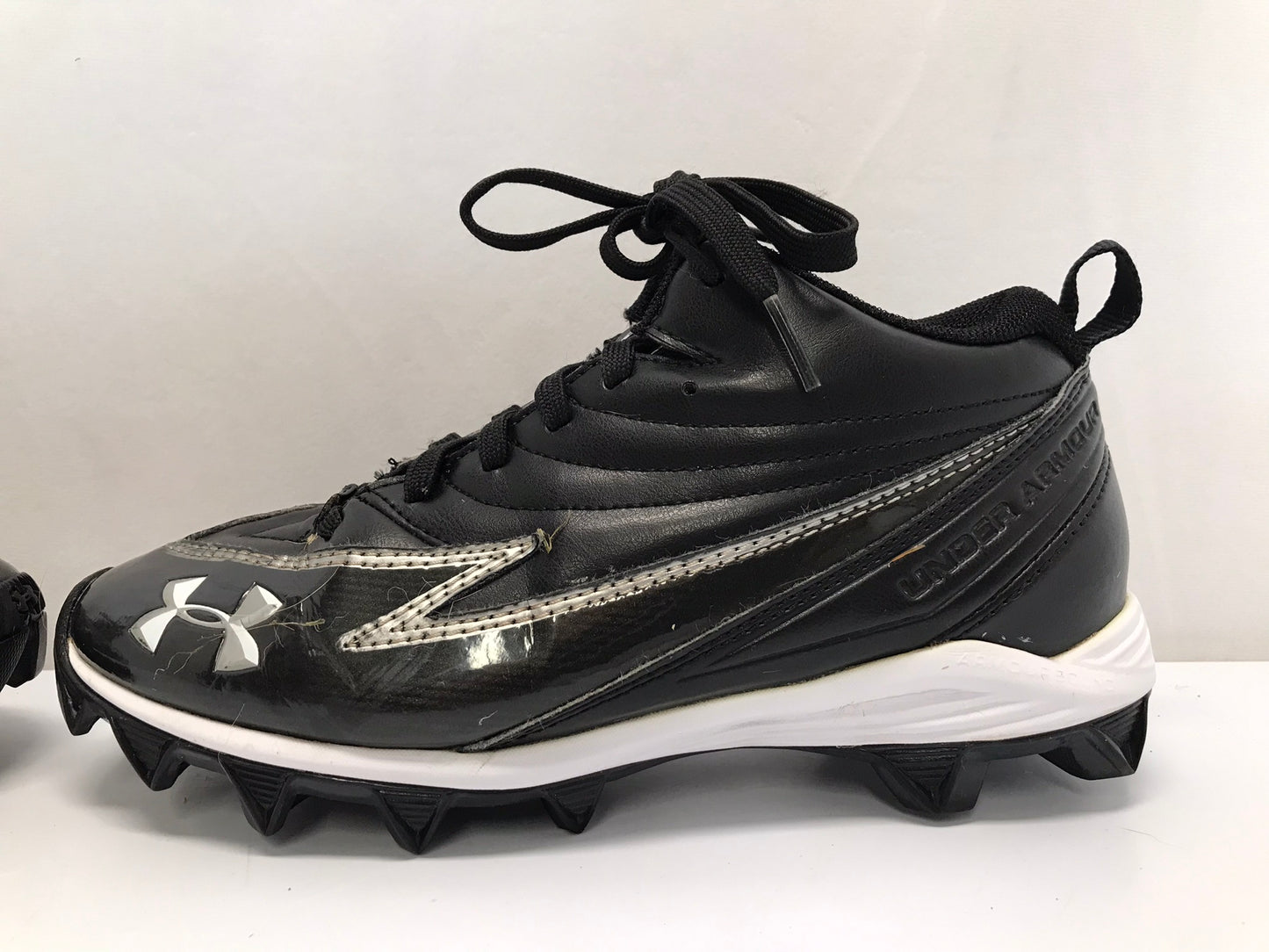 Baseball Shoes Cleats Child Size 5 Under Armour Black White Excellent