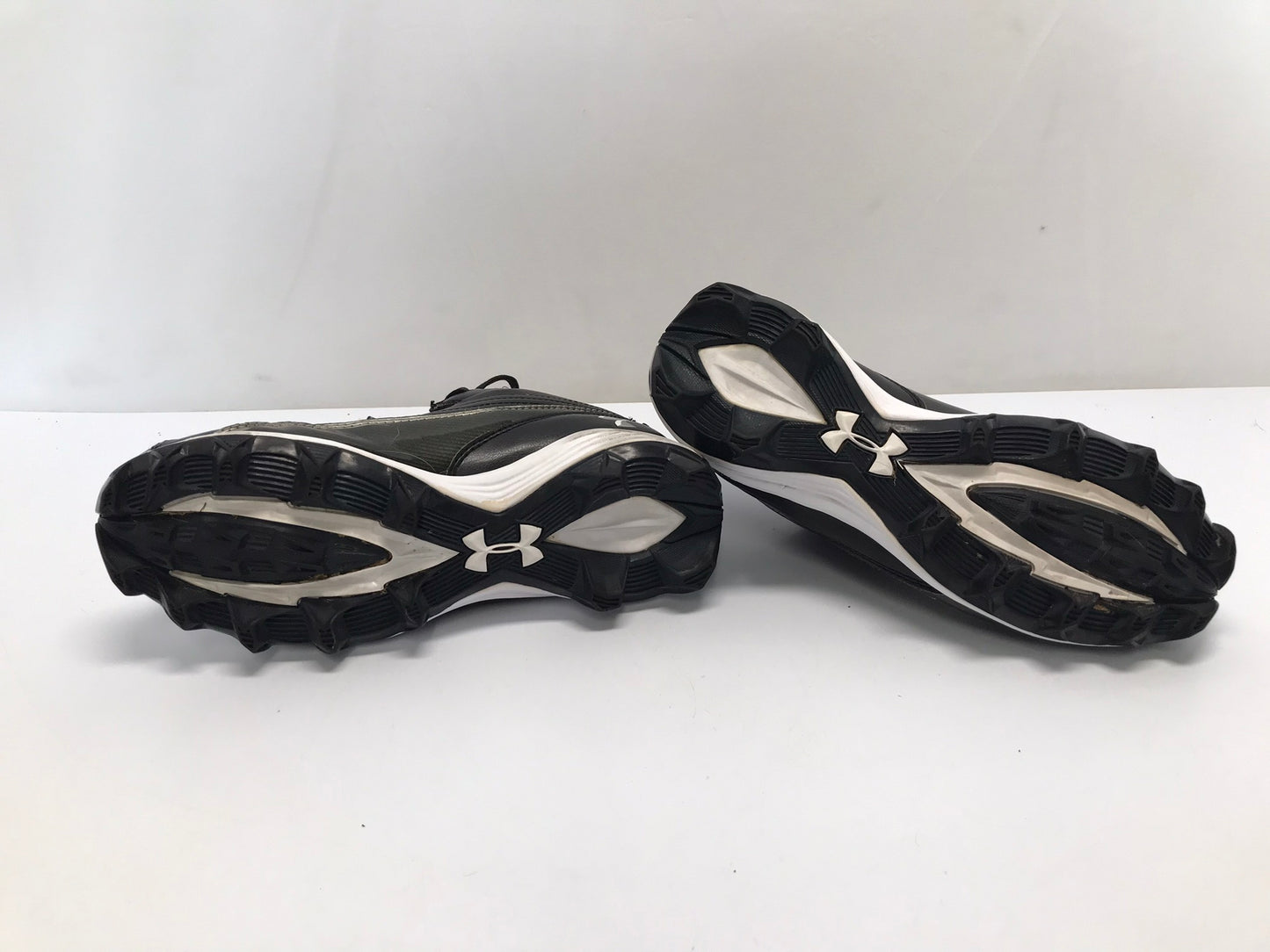 Baseball Shoes Cleats Child Size 5 Under Armour Black White Excellent