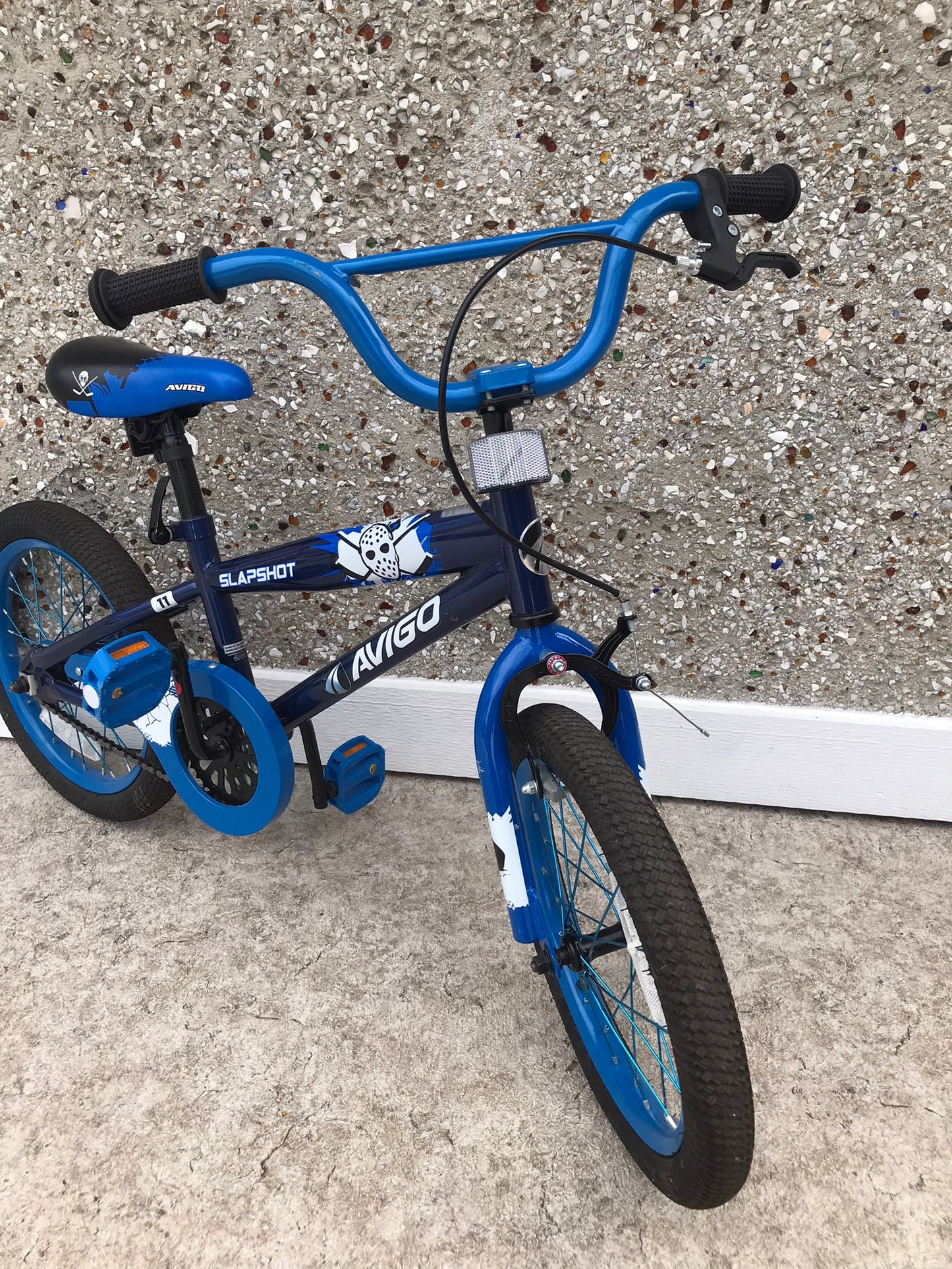 Bike Child Size 16 inch Avigo Slap Shot Hockey Blue As New