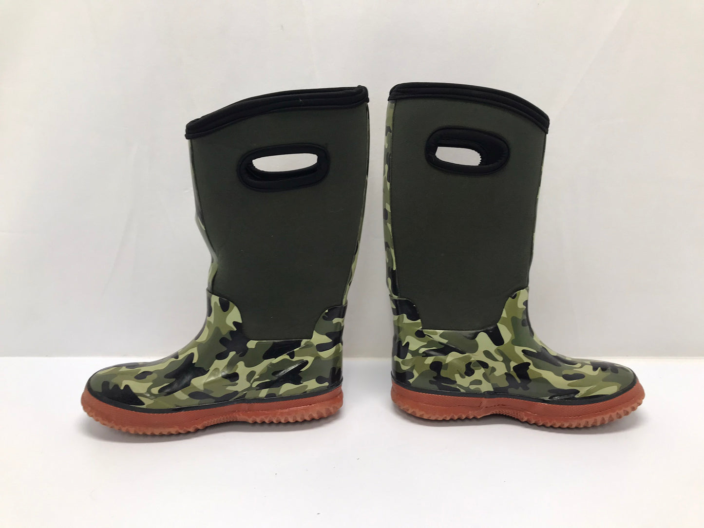 Bogs Style Child Size 13 Green Camo Neoprene Rubber Rain Winter Snow Waterproof Boots Excellent