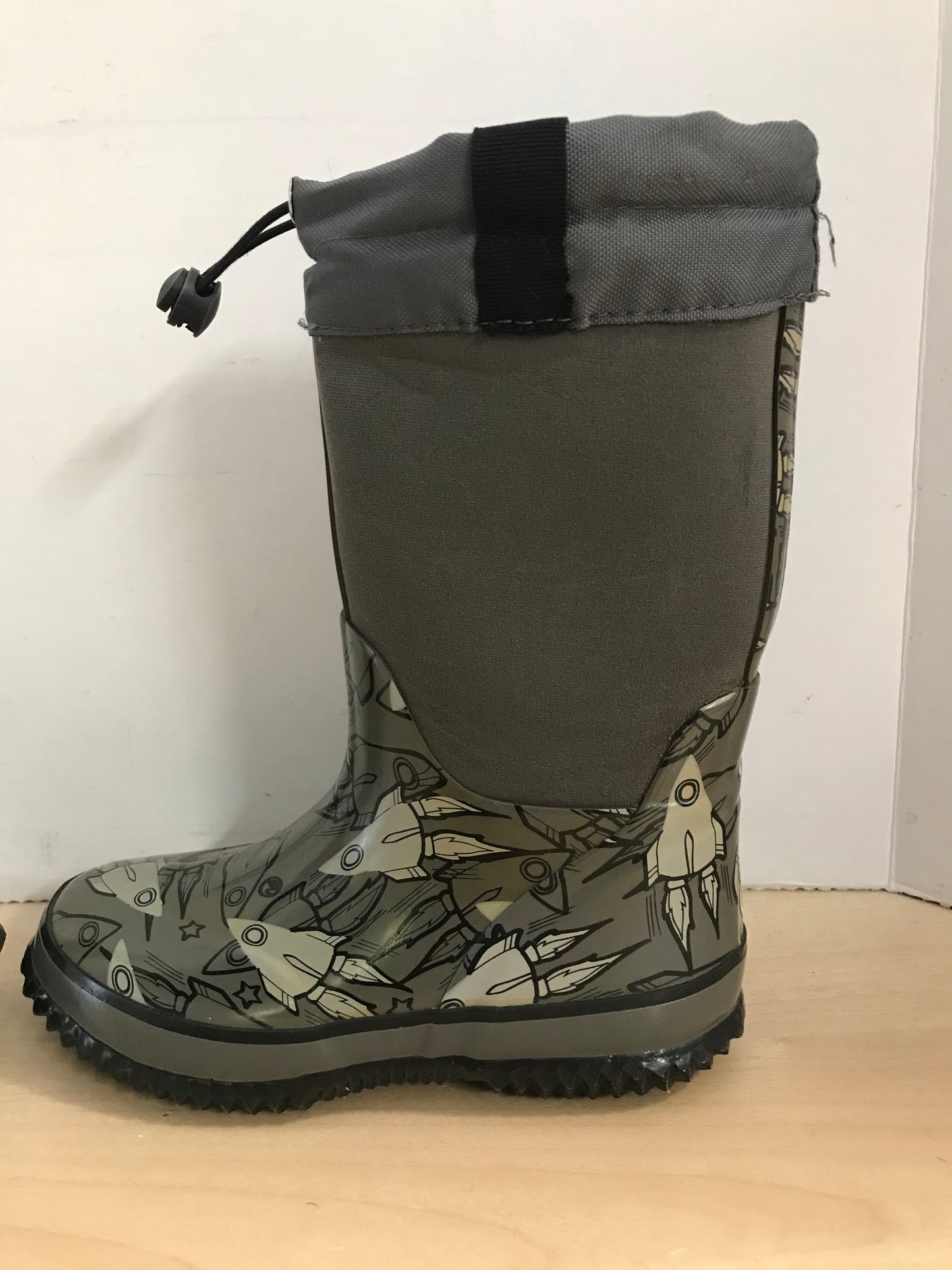 Bogs Style Child Size 13 Grey Spaceships Neoprene Rubber Rain Winter Snow Waterproof Boots Excellent