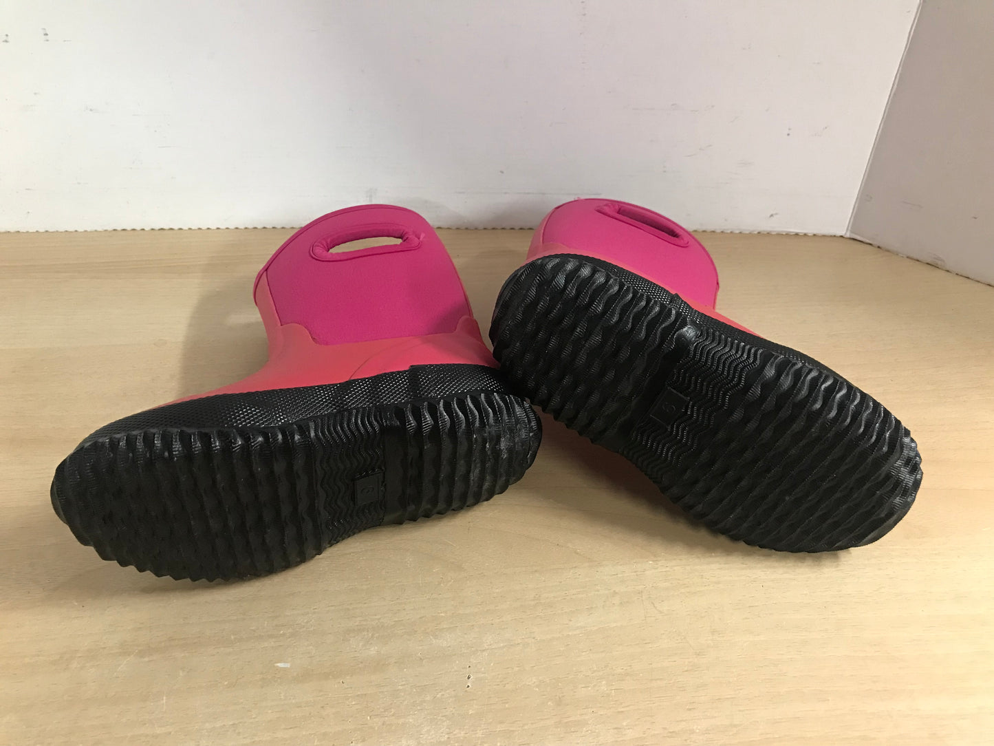 Bogs Style Child Size 9 Toddler Neoprene Rubber Rain Winter Boots Waterproof Fushia Excellent
