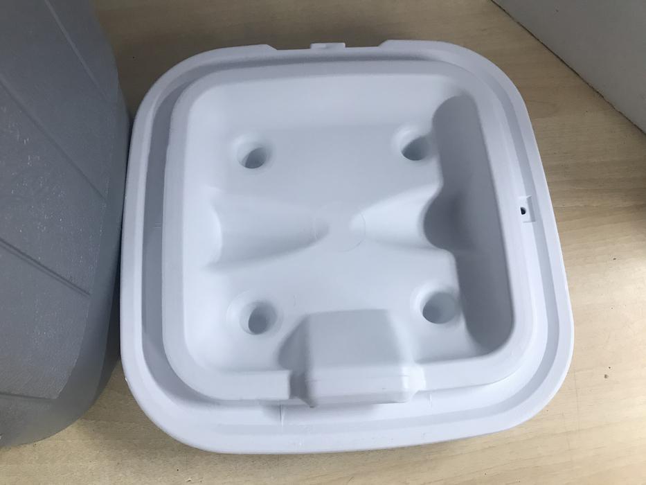 Camping Adventures Beach Picnic Coleman Water Beverage Cooler With Spout Handles Bear Lock Handles Fold Down 5 gallon As New