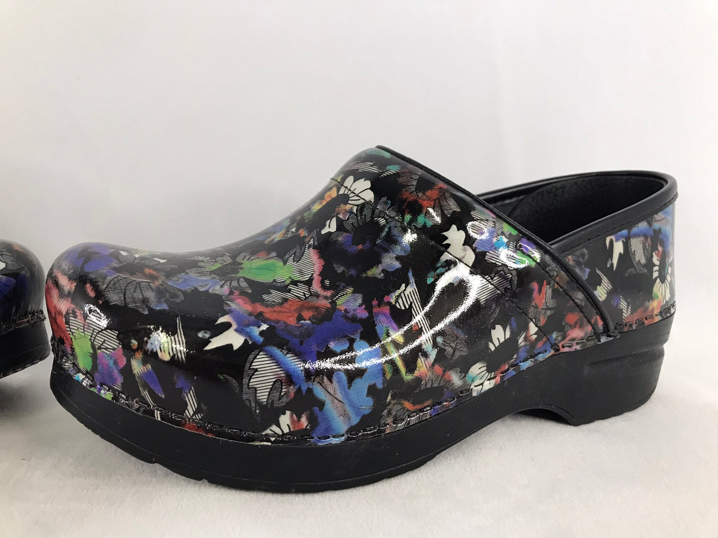 Dansco Ladies Size 8.5 Euro Size 39 Professional Clogs Black Floral NEW NEVER Stepped In