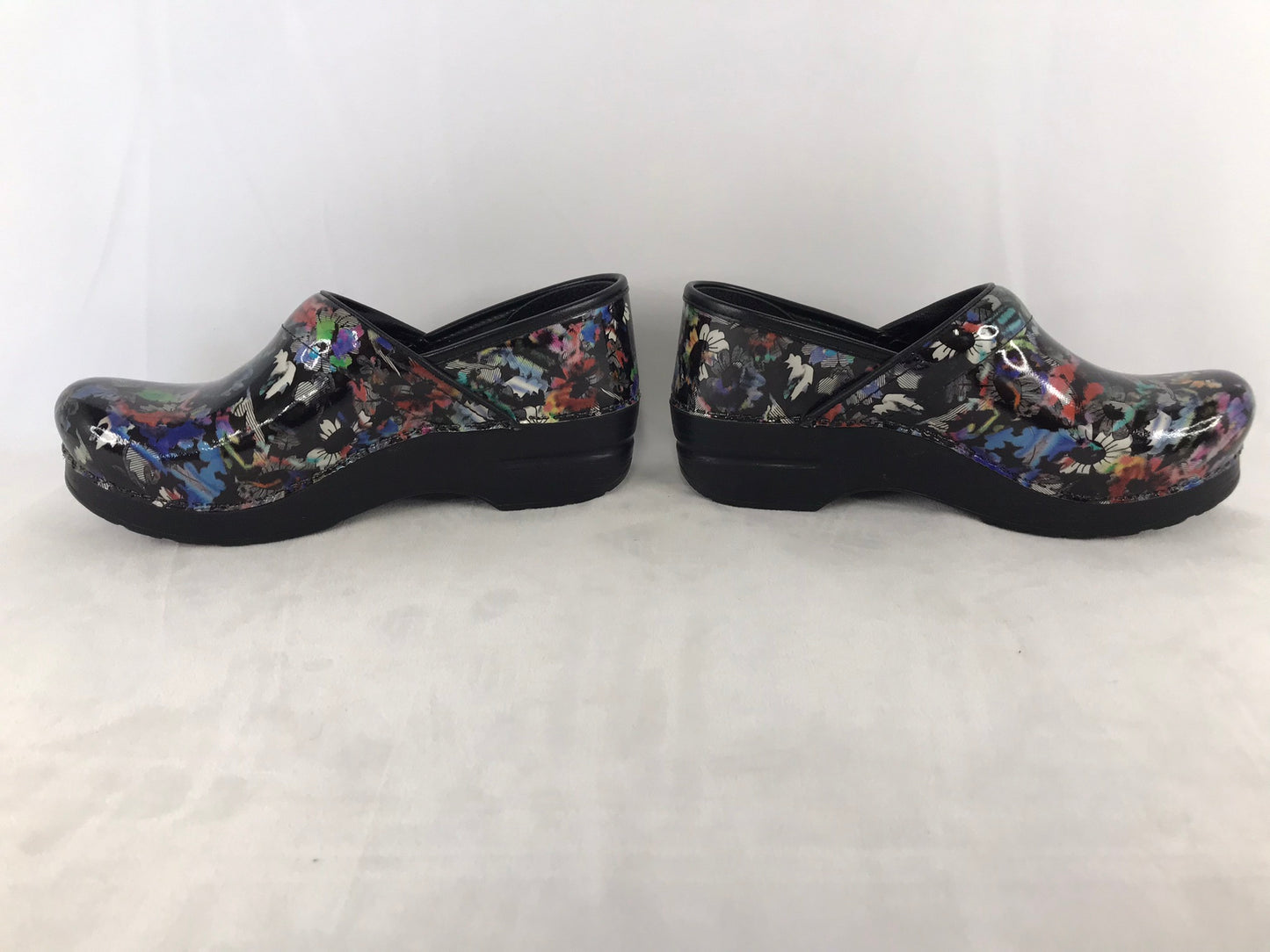 Dansco Ladies Size 8.5 Euro Size 39 Professional Clogs Black Floral NEW NEVER Stepped In