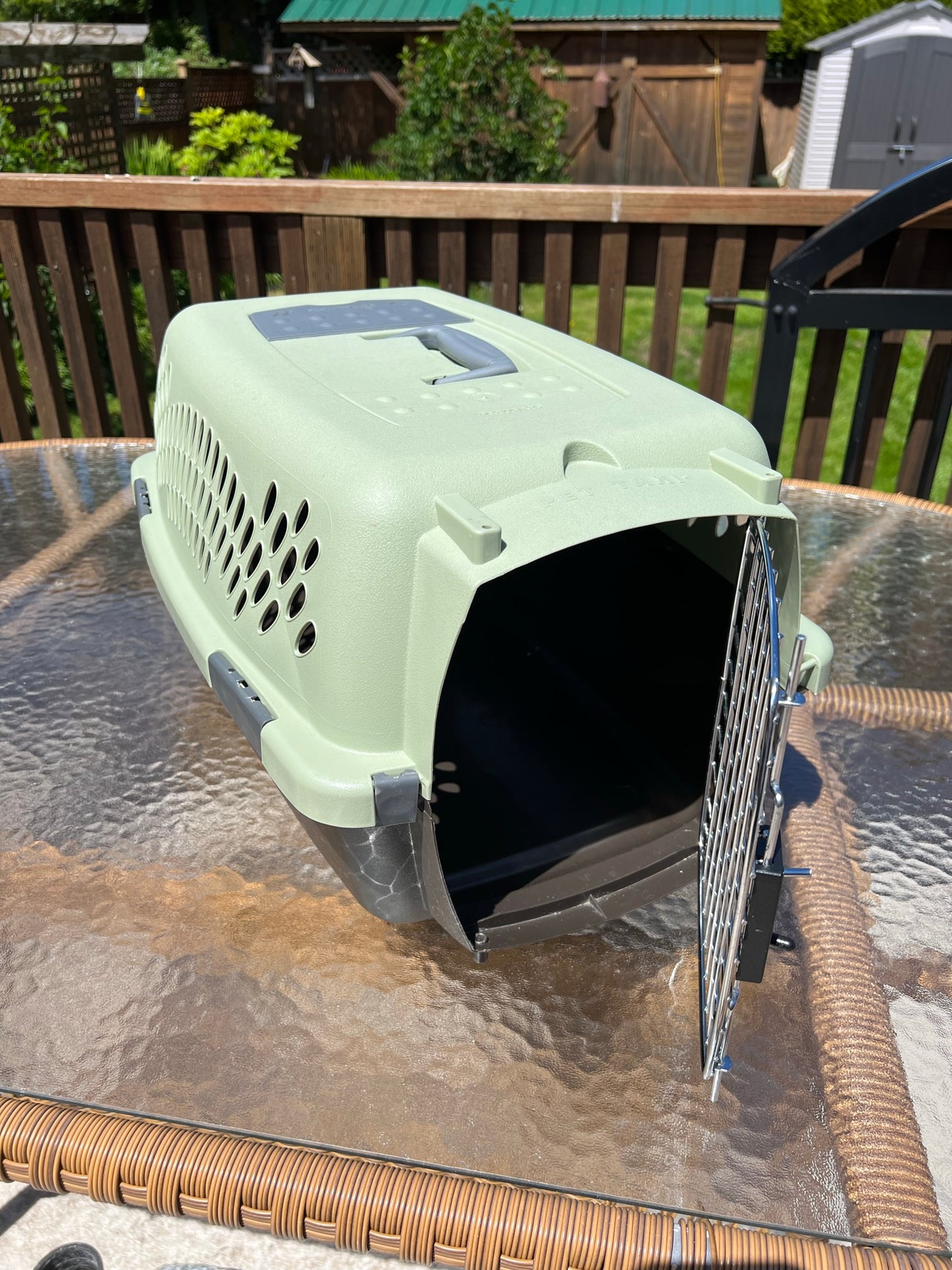 Dog Puppy Cat Pet Kennel Petmate 24 inch Medium Up To 20 Lb Sage Grey Excellent