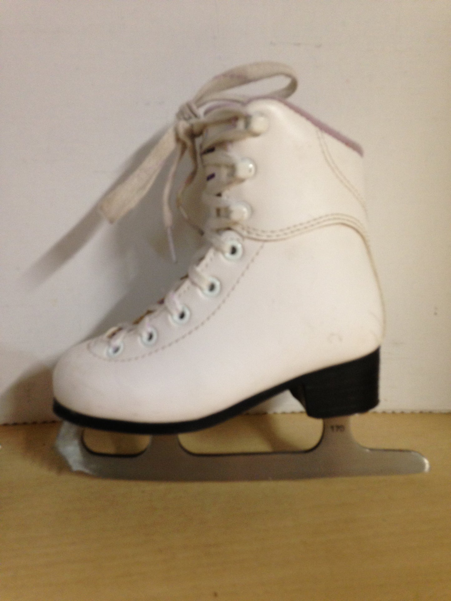 Figure Skates Child Size 10 Jackson Soft Skates White Purple Few Marks