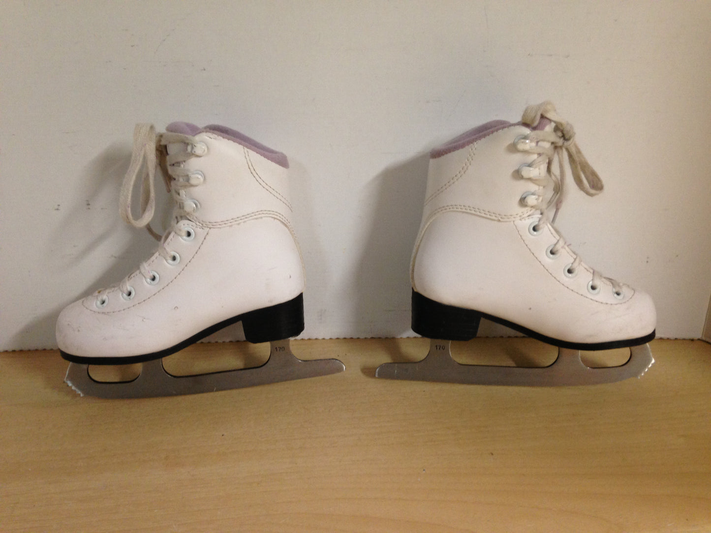 Figure Skates Child Size 10 Jackson Soft Skates White Purple Few Marks