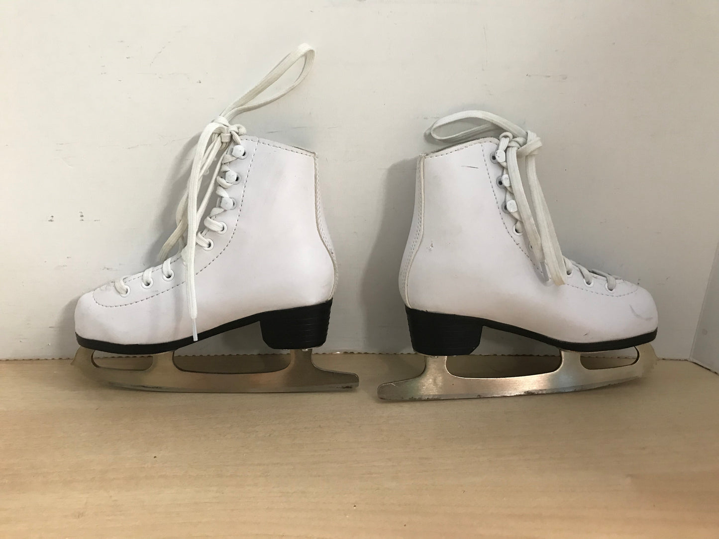 Figure Skates Child Size 12 Winnwell