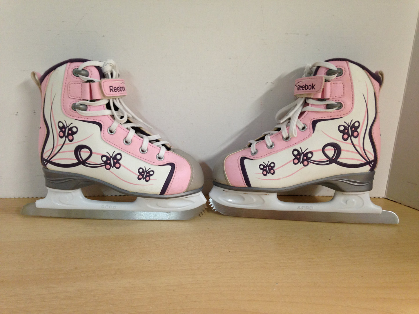Figure Skates Child Size 13 Glitter Girl Pink Purple New Demo Model