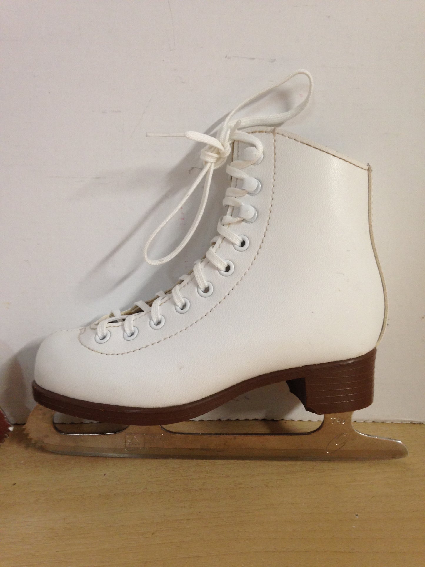 Figure Skates Child Size 13 Jackson Glacier 120 Excellent