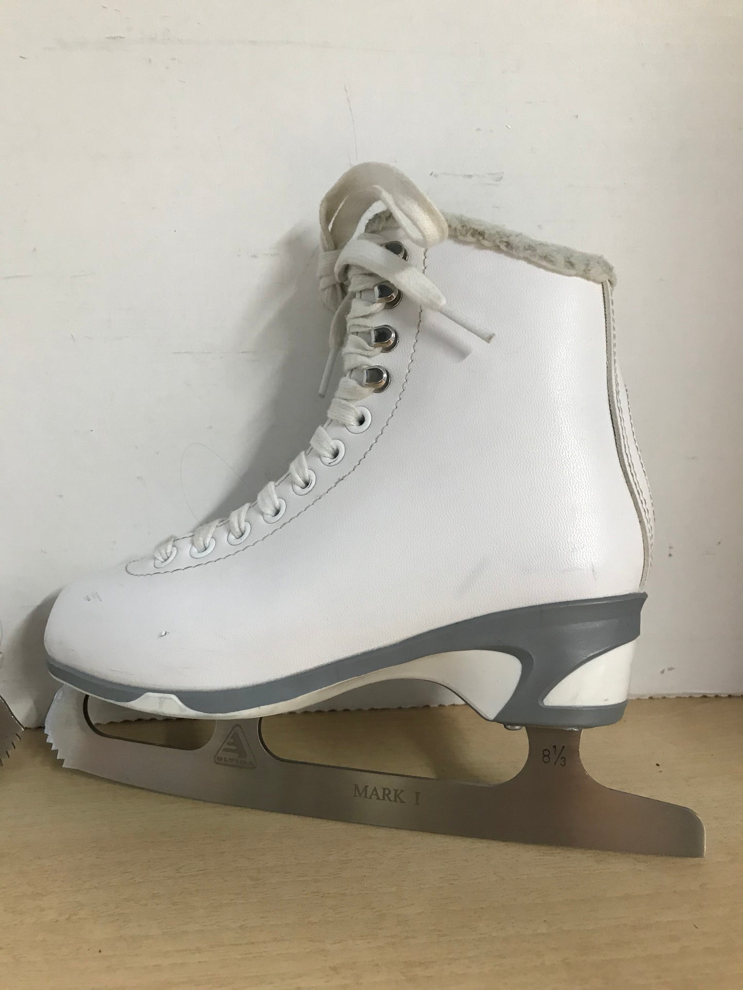 Figure Skates Child Size 3 Jackson Cameo 1500 Soft Skate