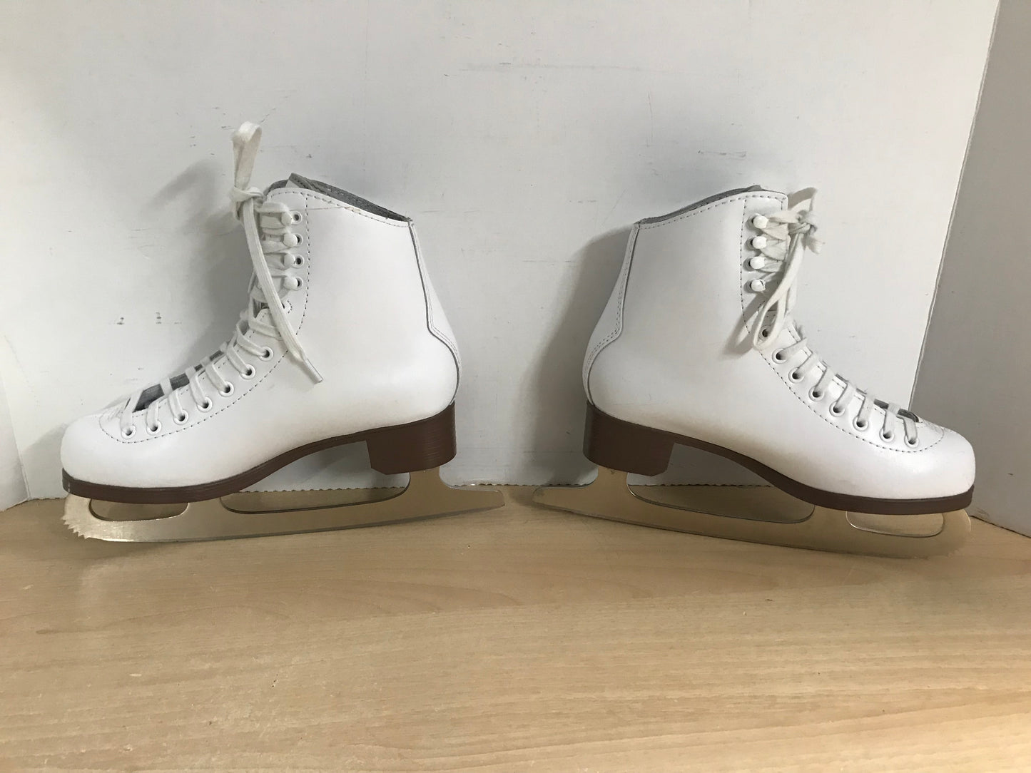 Figure Skates Child Size 3.5 E Sonja Bronze All Leather Like New
