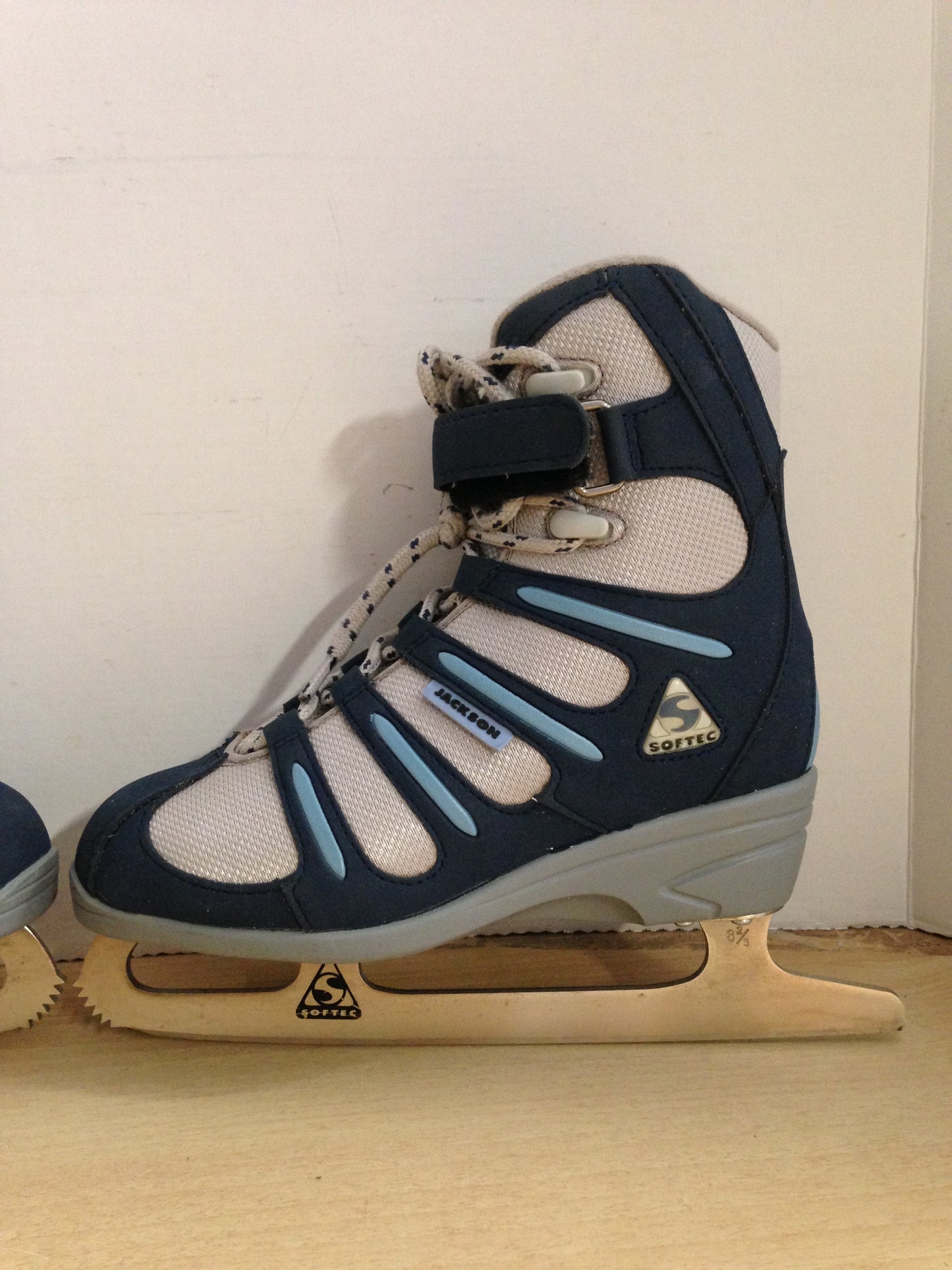 Figure Skates Child Size 4 Jackson Soft Skates Blue Grey