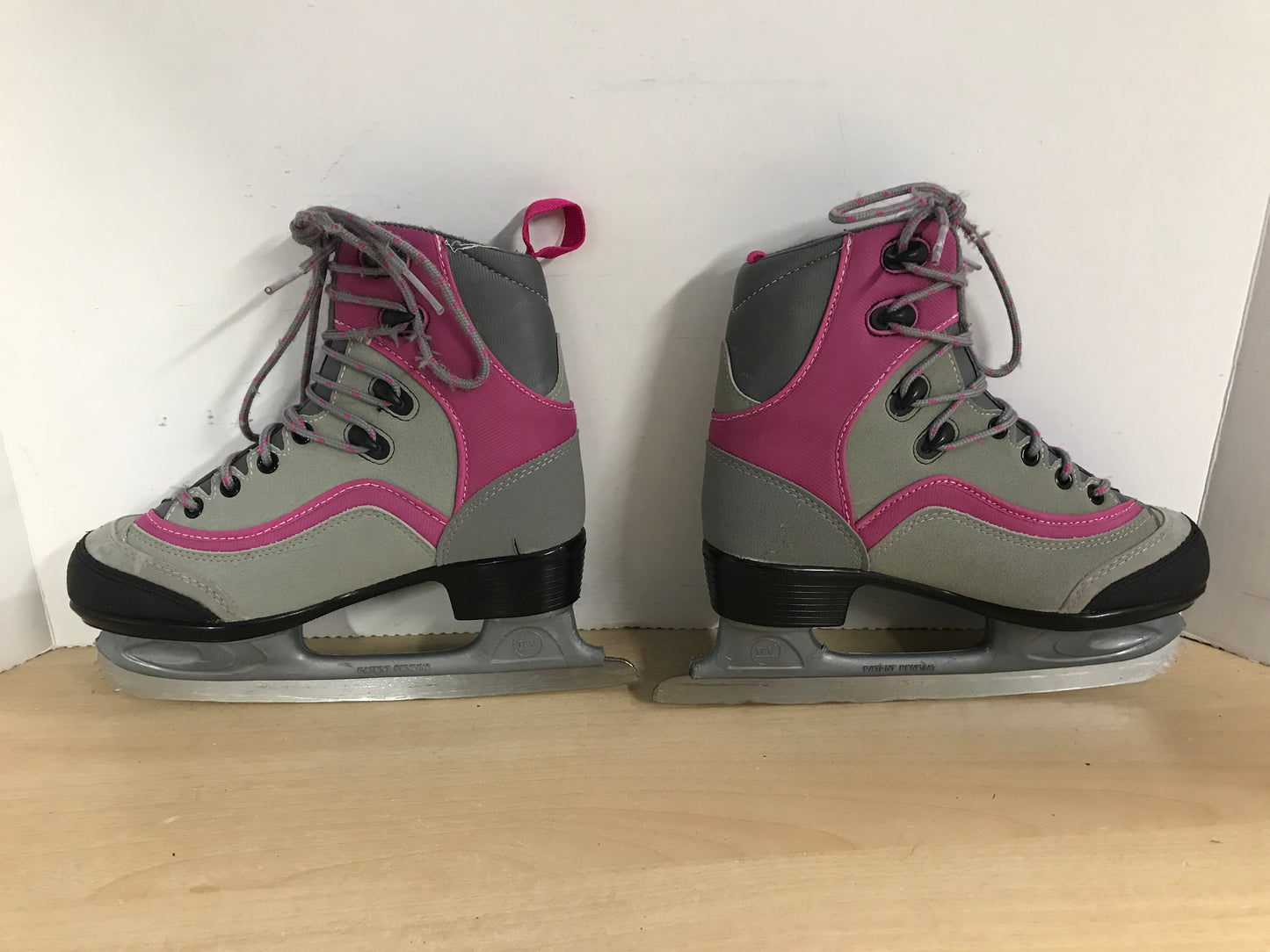 Figure Skates Child Size 5 CCM Pink Grey Soft Skate New Demo Model