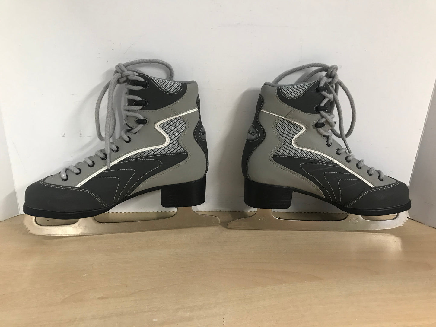 Figure Skates Child Size 5 Junior Pro Elite Soft Skates Grey Like New
