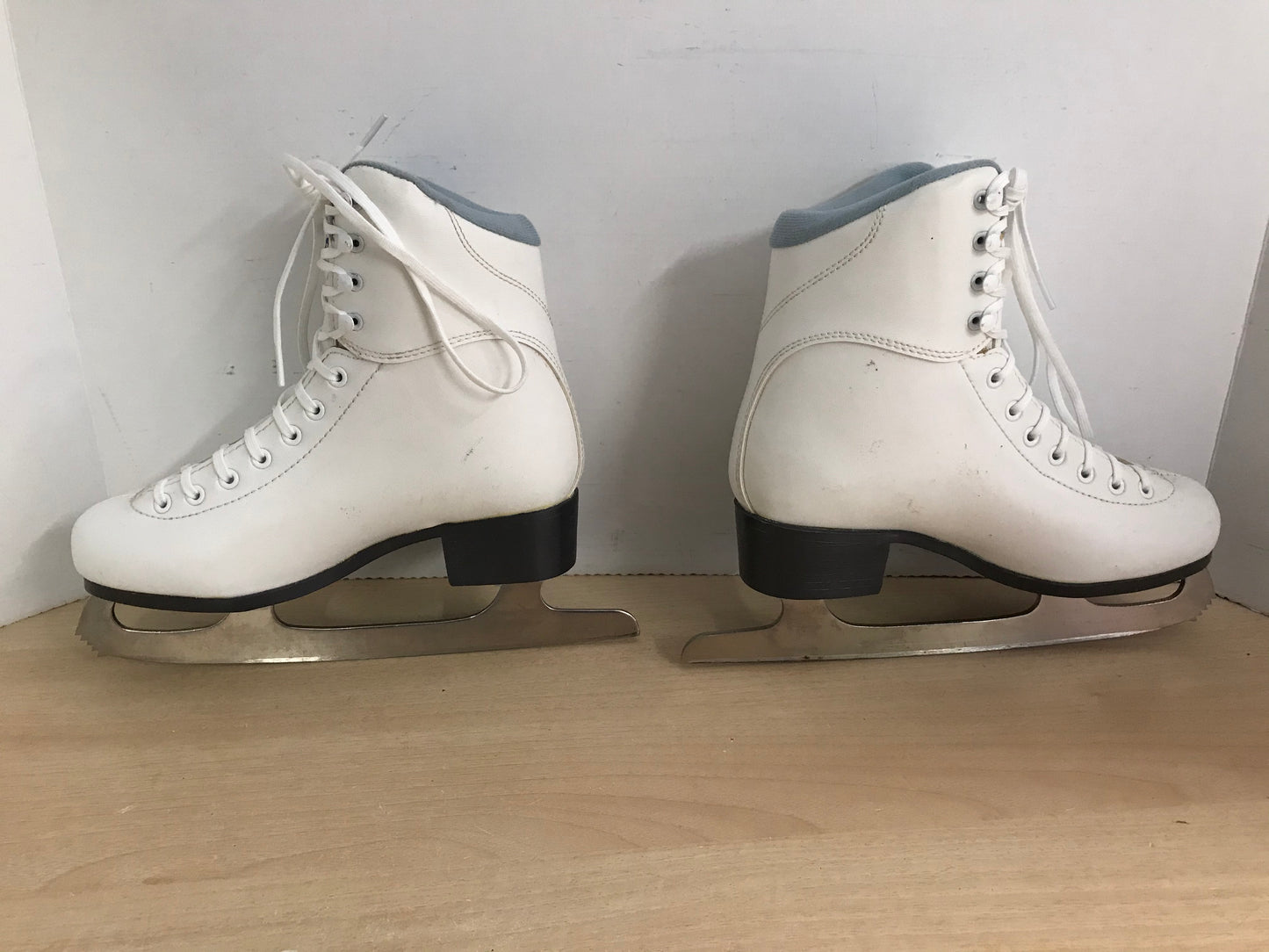 Figure Skates Child Size 5 Youth Jackson Soft Skates White Blue Excellent