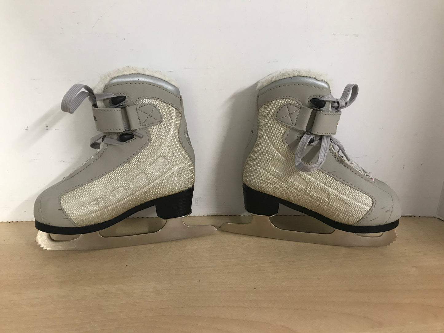 Figure Skates Child Size 9 Toddler TechEdge Soft Skates New Demo Model