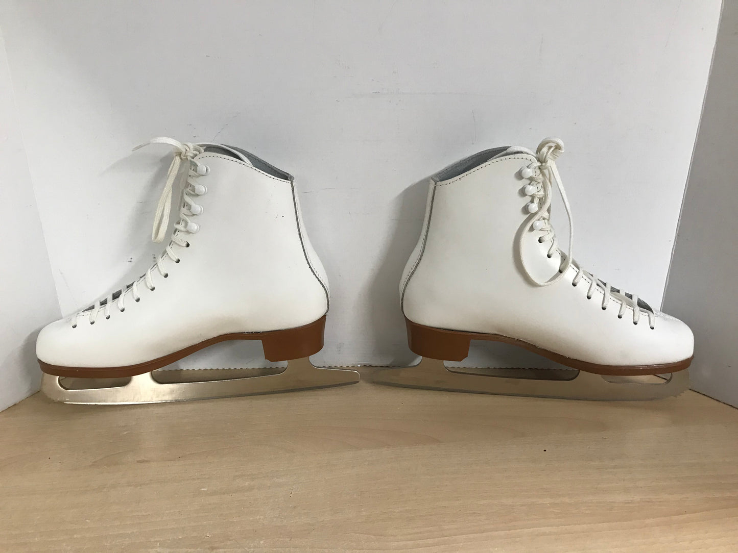 Figure Skates Ladies Size 7 Sonja Bronze Leather New Demo Model