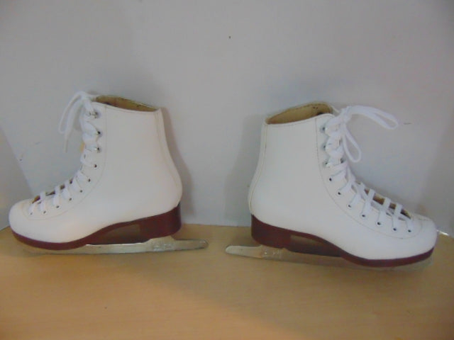 Figure Skates Child Size 2 Jackson Glacier 120 Minor Wear