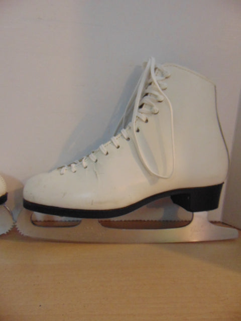 Figure Skates Ladies Size 7 E Wide Jackson Leather As New