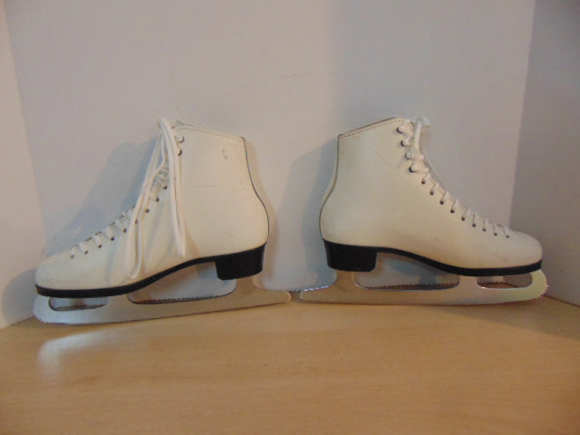 Figure Skates Ladies Size 7 E Wide Jackson Leather As New