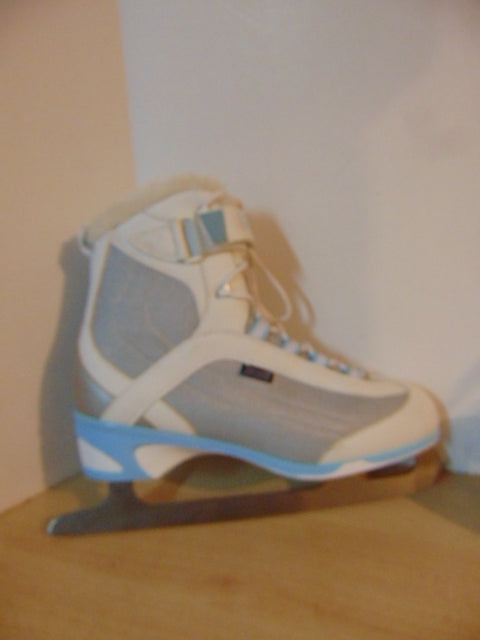 Figure Skates Ladies Size 8 DR Soft Skates White Blue Excellent As New