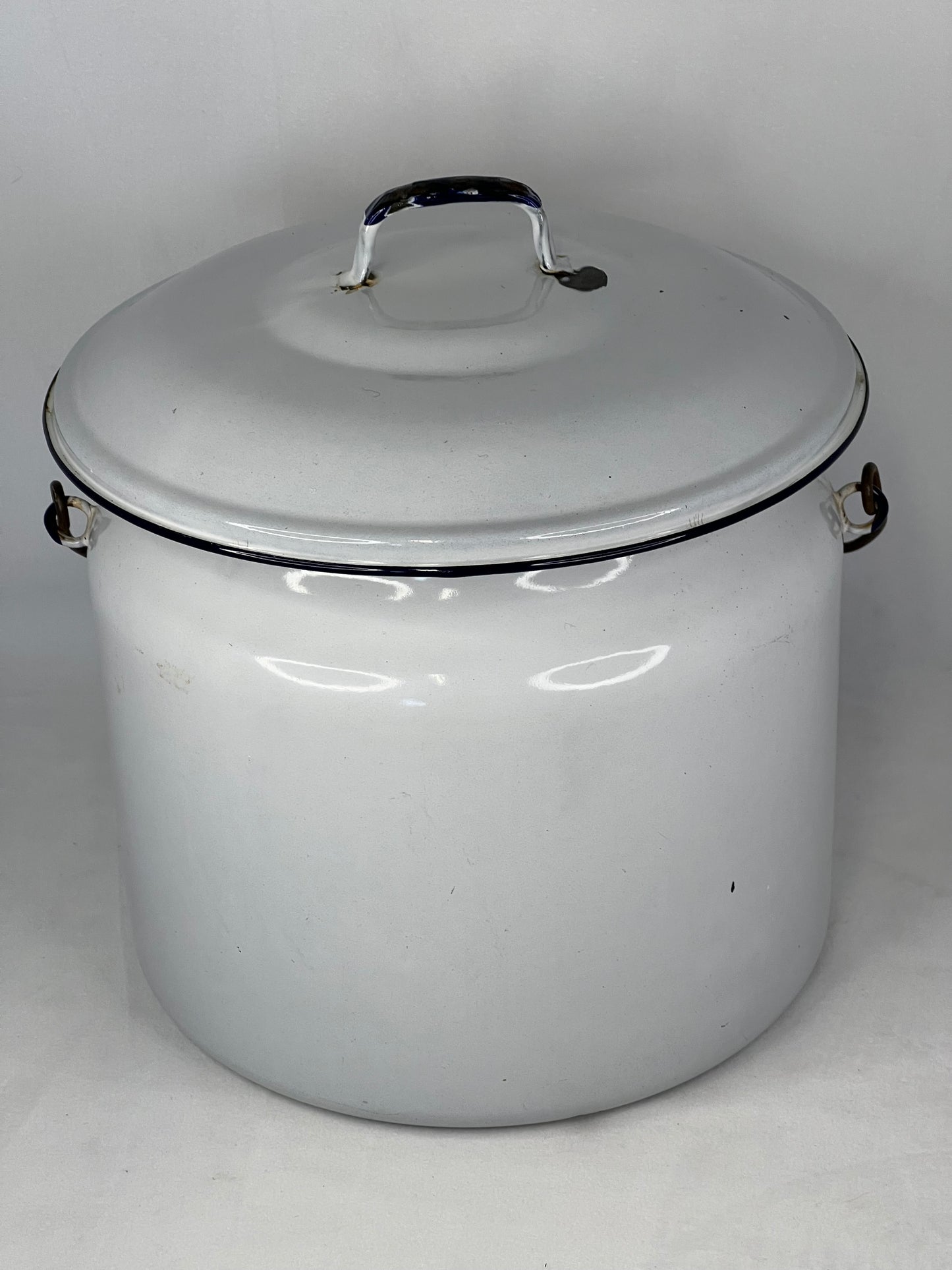 Grandma Attic Vintage Old Porcelain Enamelware Chamber Pot Diaper Pail Bucket Lid Wood Handle Excellent Condition