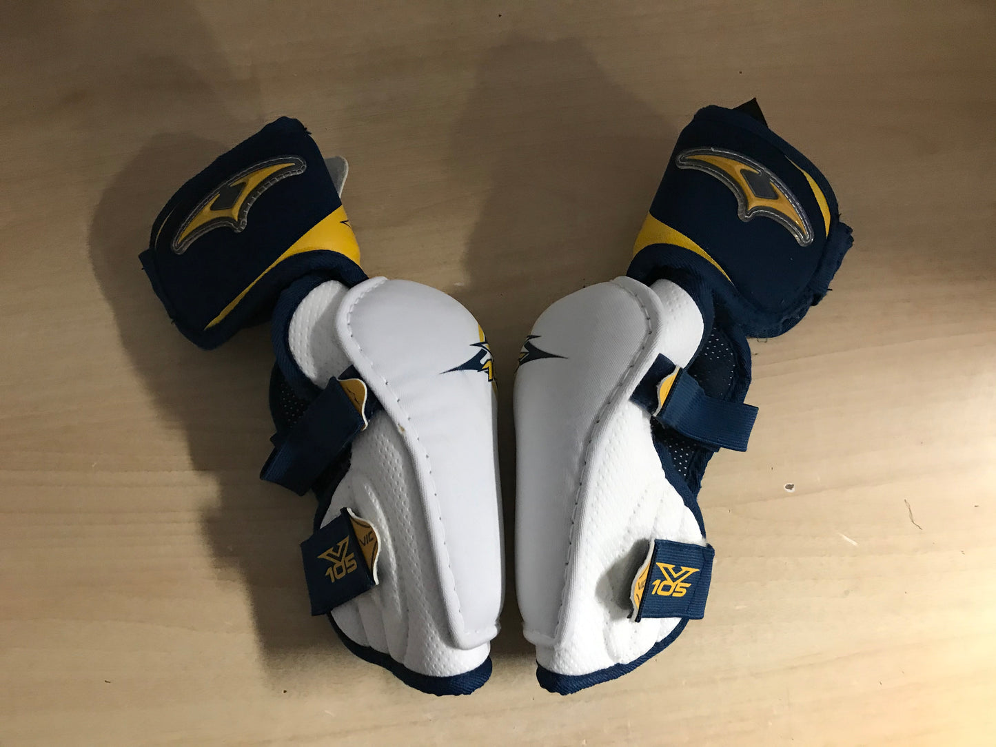 Hockey Elbow Pads Men's Size Small Vic Blue White Yellow Excellent