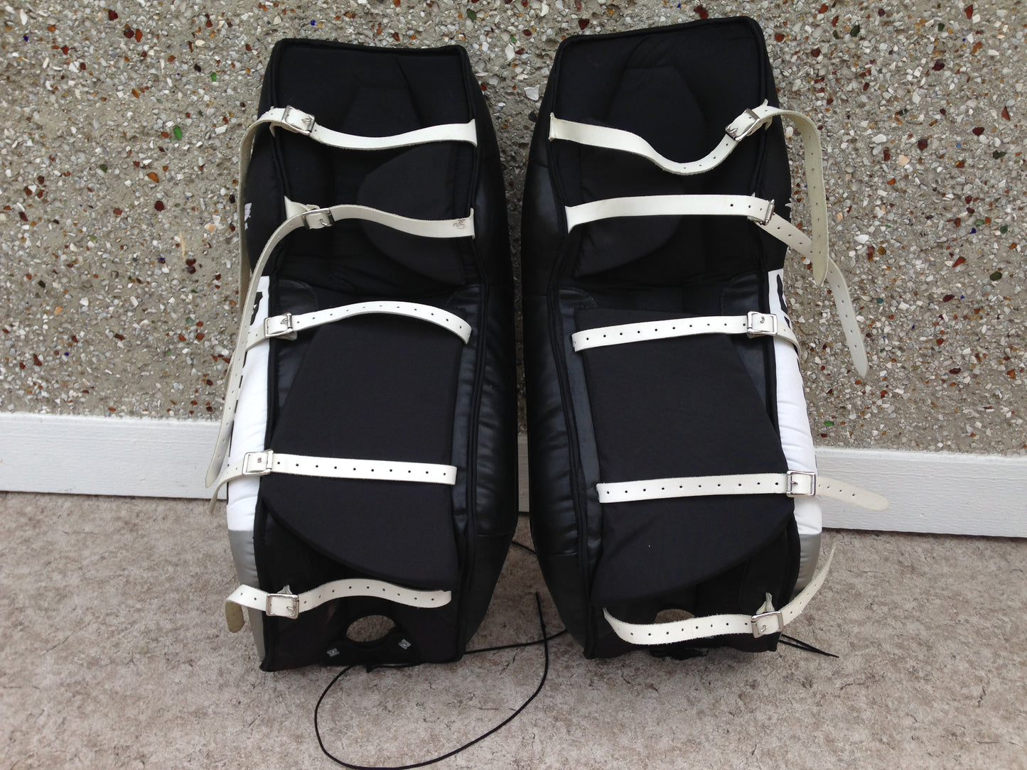 Hockey Goalie Shin Pads Men's 34 inch Bauer Black White New Demo Model