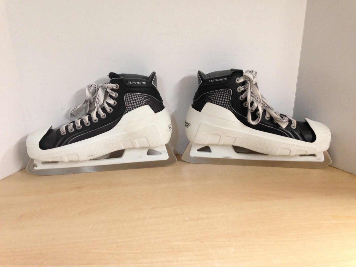 Hockey Goalie Skates Men's Size 10 Shoe Size Bauer Nike Supreme Excellent