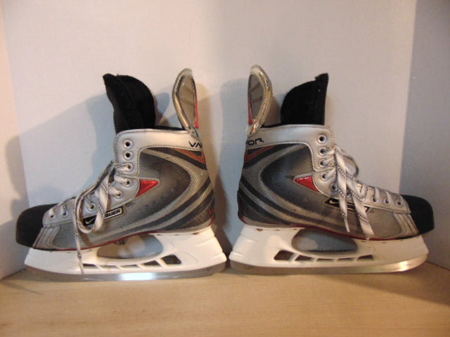 Hockey Skates Men's Size 9.5 Shoe Size Bauer Nike Vapor Velocity New Demo Model