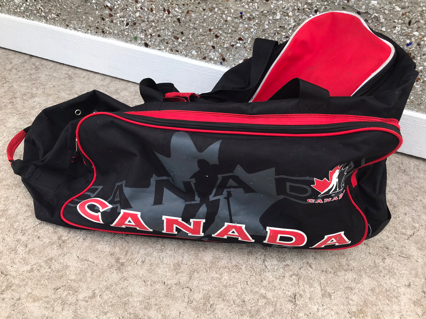Hockey Bag On Wheels Junior Size Team Canada Black Red All Zippers Perfect
