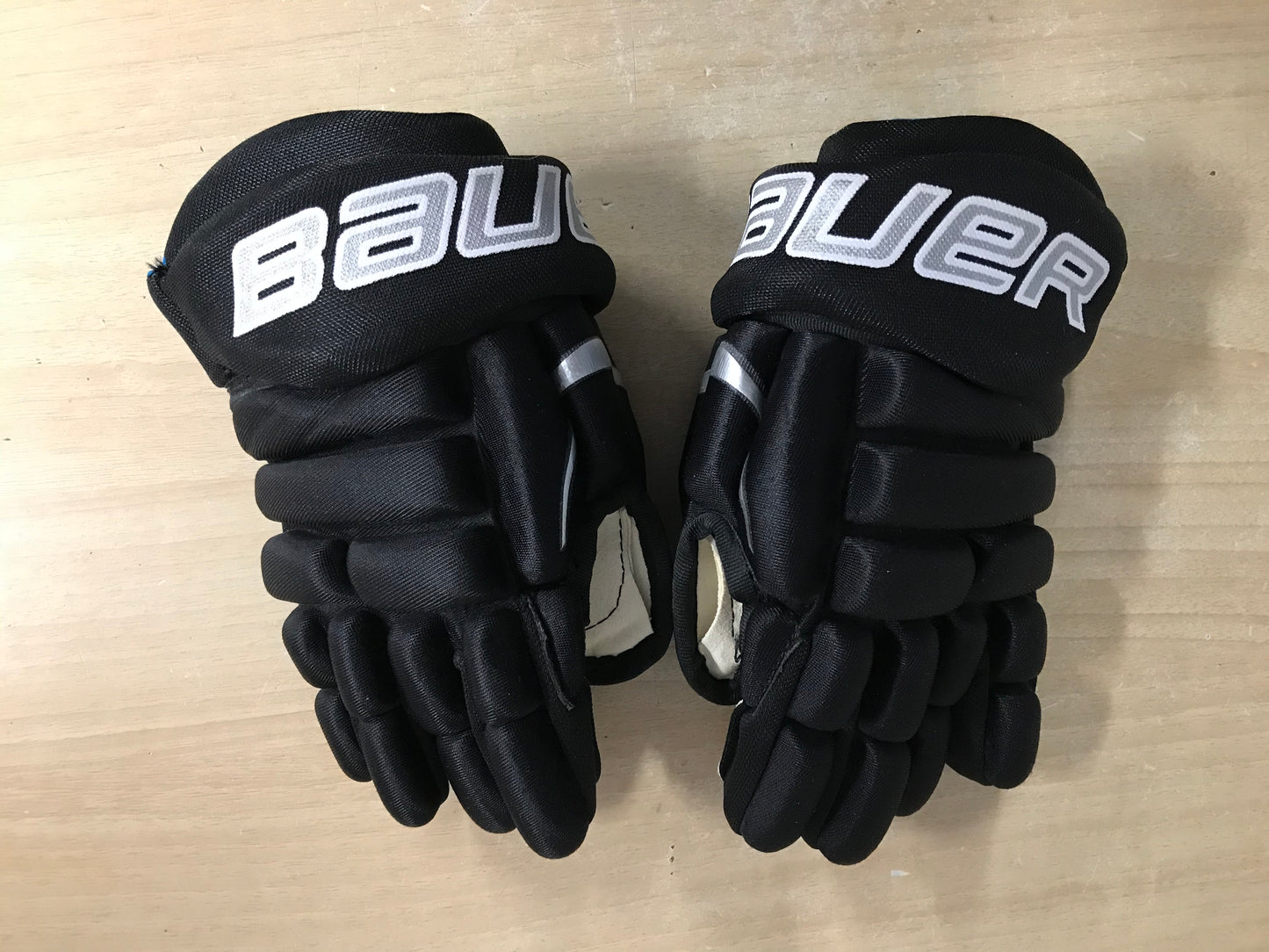 Hockey Gloves Child Size 9 inch Bauer Prodigy Black Blue As New