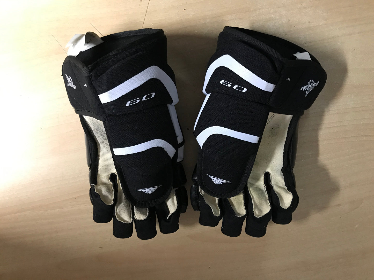 Hockey Gloves Men's Size 14 inch Mission Fuel 60 Excellent