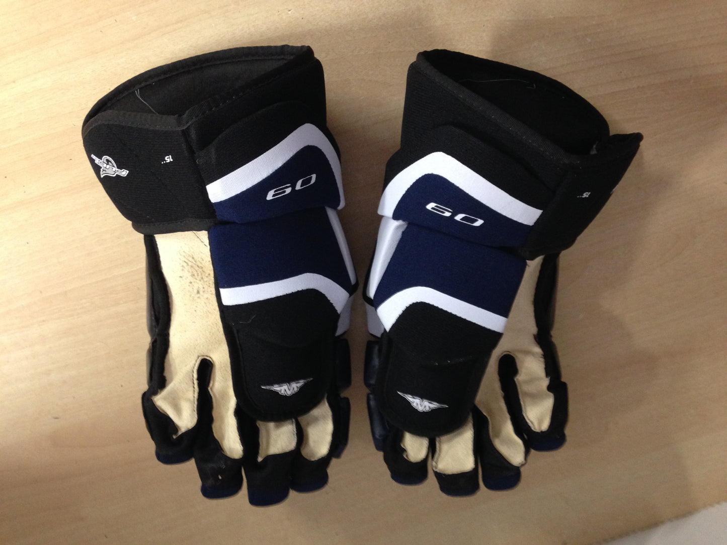 Hockey Gloves Men's Size 15 inch Mission Fuel 60 Excellent Navy White