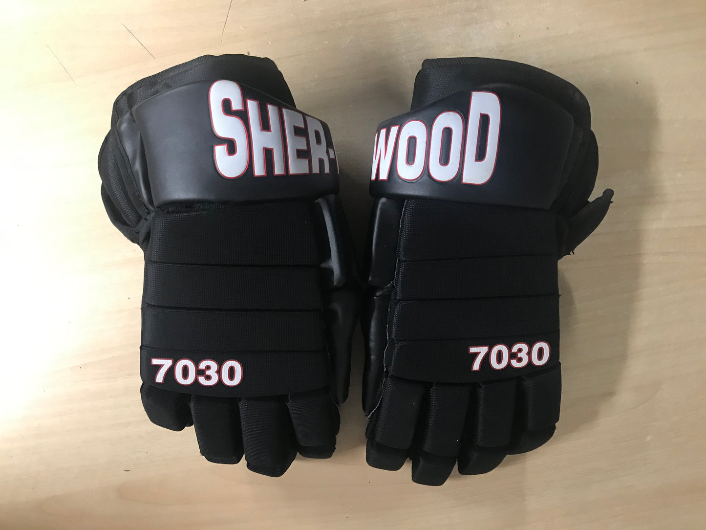 Hockey Gloves Men's Size 15 inch Sherwood 7030 New Demo Model