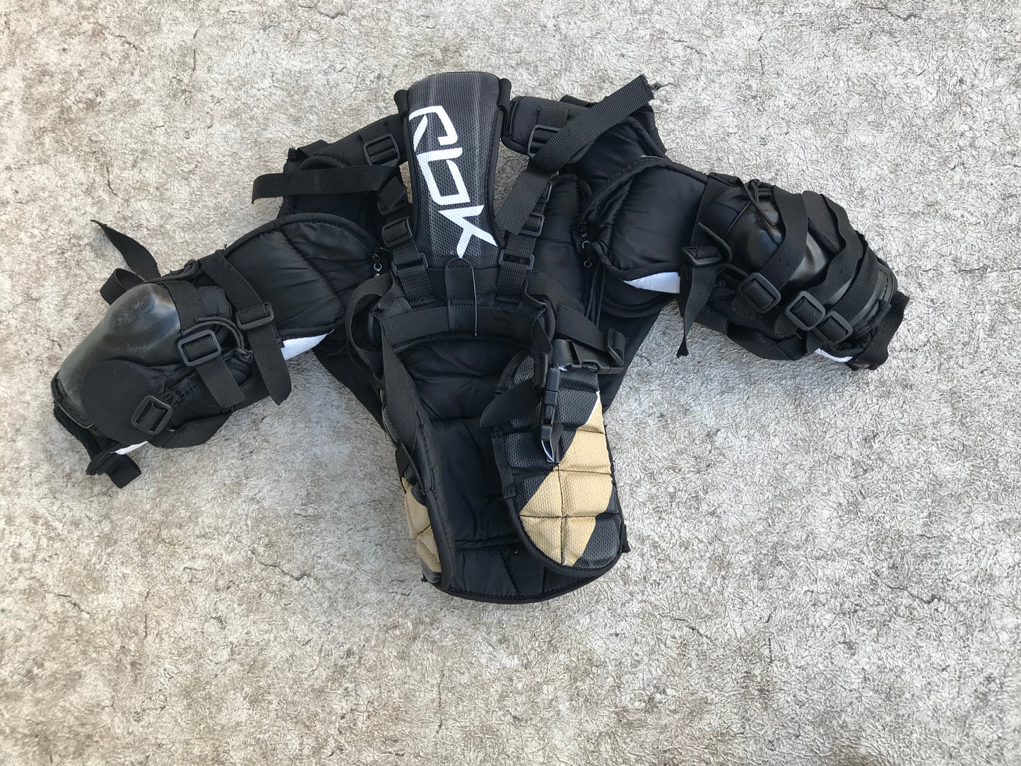Hockey Goalie Chest Shoulder Pad Child Size Youth Large RBK Minor Wear Complete