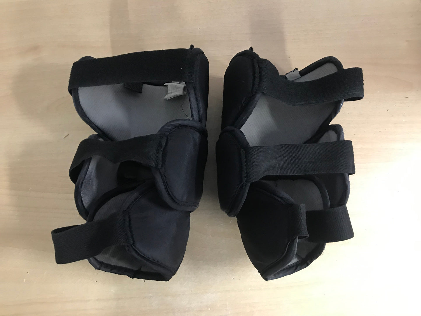 Hockey Goalie Knee Pad Vaughn Child Size Junior