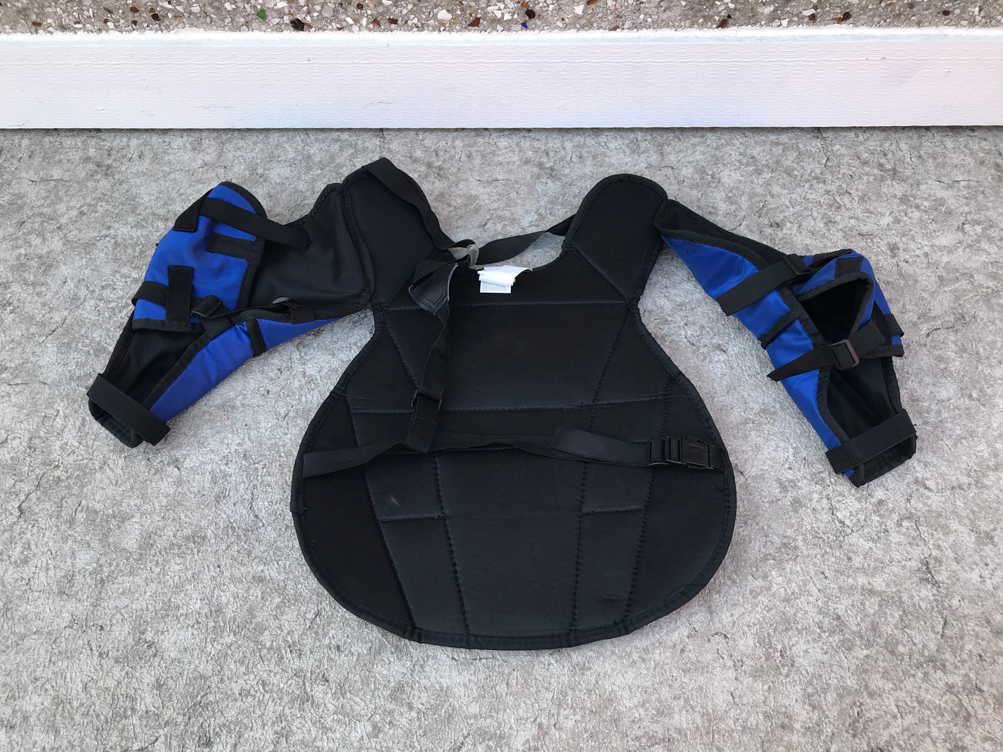 Hockey Goalie Reebok Senior Street or Ball Hockey Chest Protector PT3440
