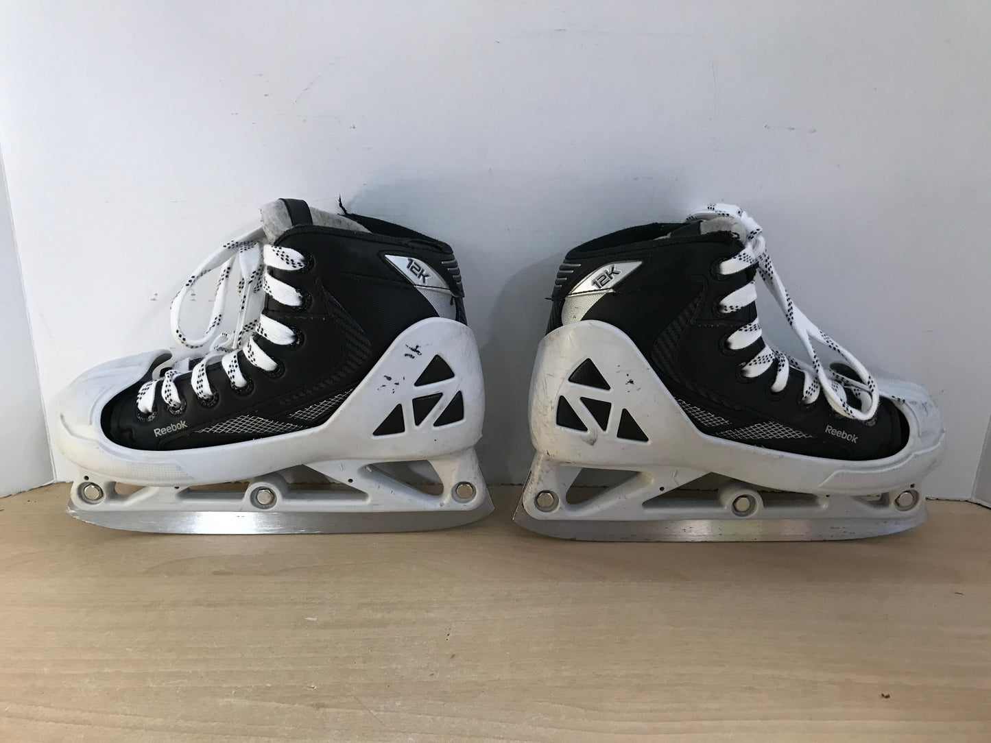 Hockey Goalie Skates Child Size 2.5 Shoe Size Reebok 12K